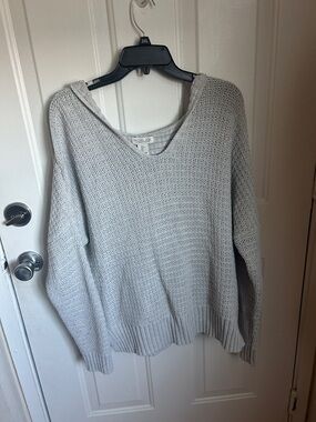 Rachel Zoe Light Gray V-Neck Knit Sweater